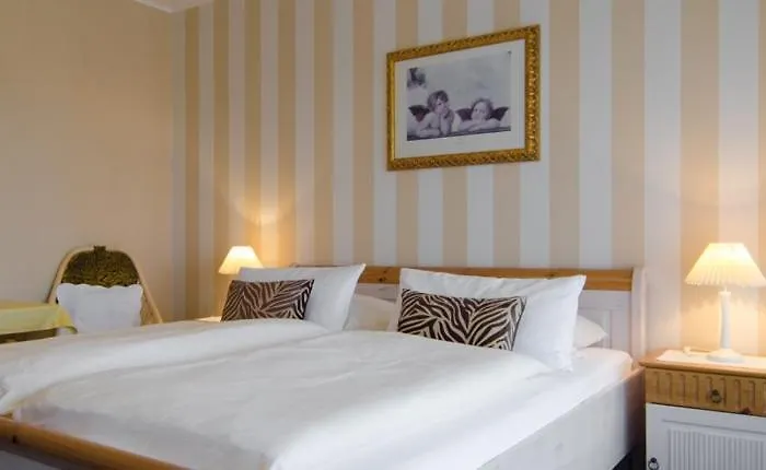 Zöllner Garni Pensionat 3*